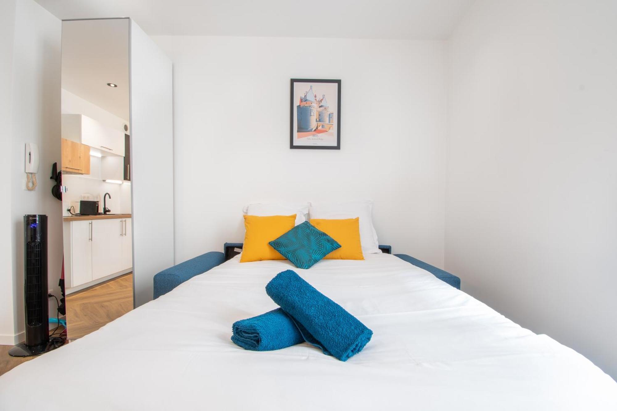 L'Appartement Des Ducs Avec Baignoire Double Nantes Esterno foto