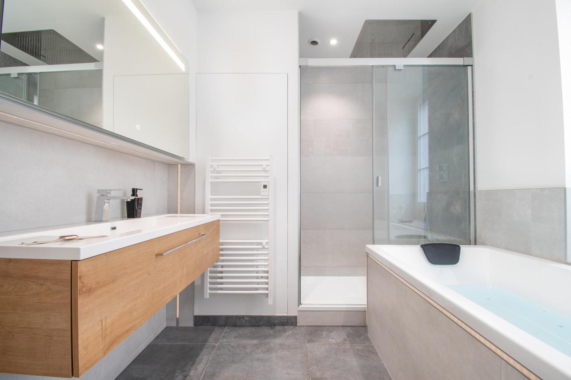 L'Appartement Des Ducs Avec Baignoire Double Nantes Esterno foto