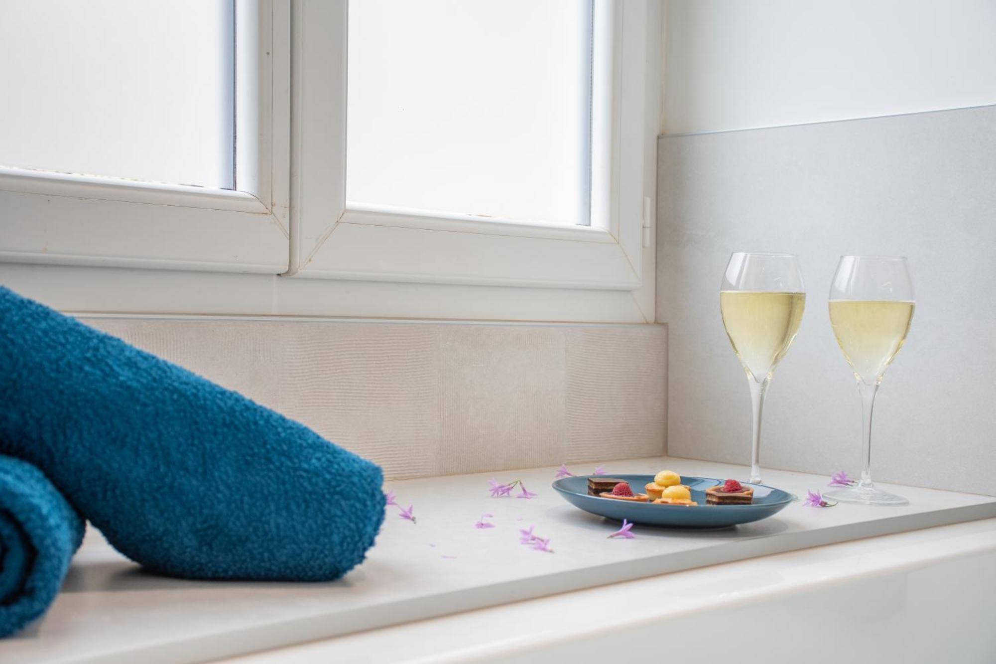 L'Appartement Des Ducs Avec Baignoire Double Nantes Esterno foto